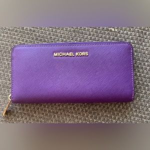 Michael Kors Jet Set Travel Large Saffiano Leather Quarter-Zip Wallet